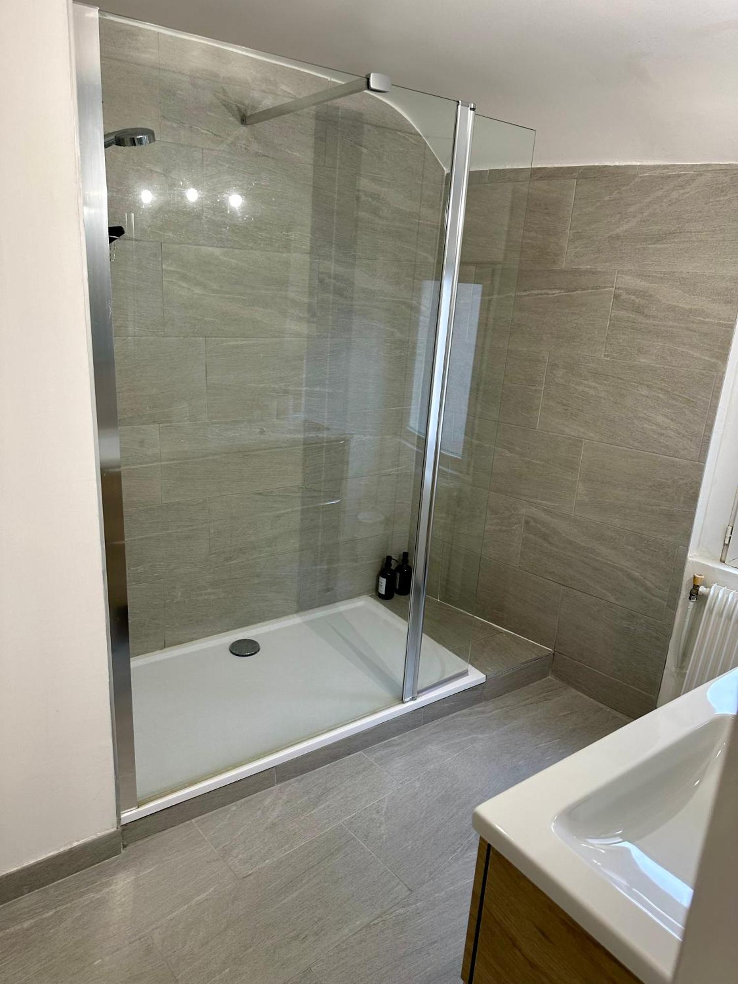 Maison Hyper Centre Jacuzzi 阿姆博斯 外观 照片